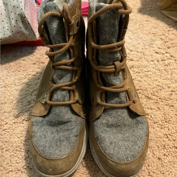Sorel explore Joan boot. Size 9 - Picture 4 of 8